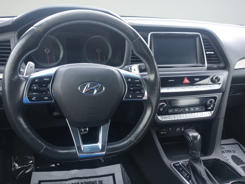 Used 2018 Blue Hyundai Limited image 11