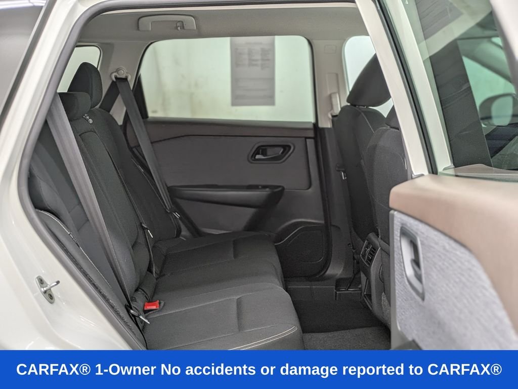 Used 2023 White Nissan S image 25