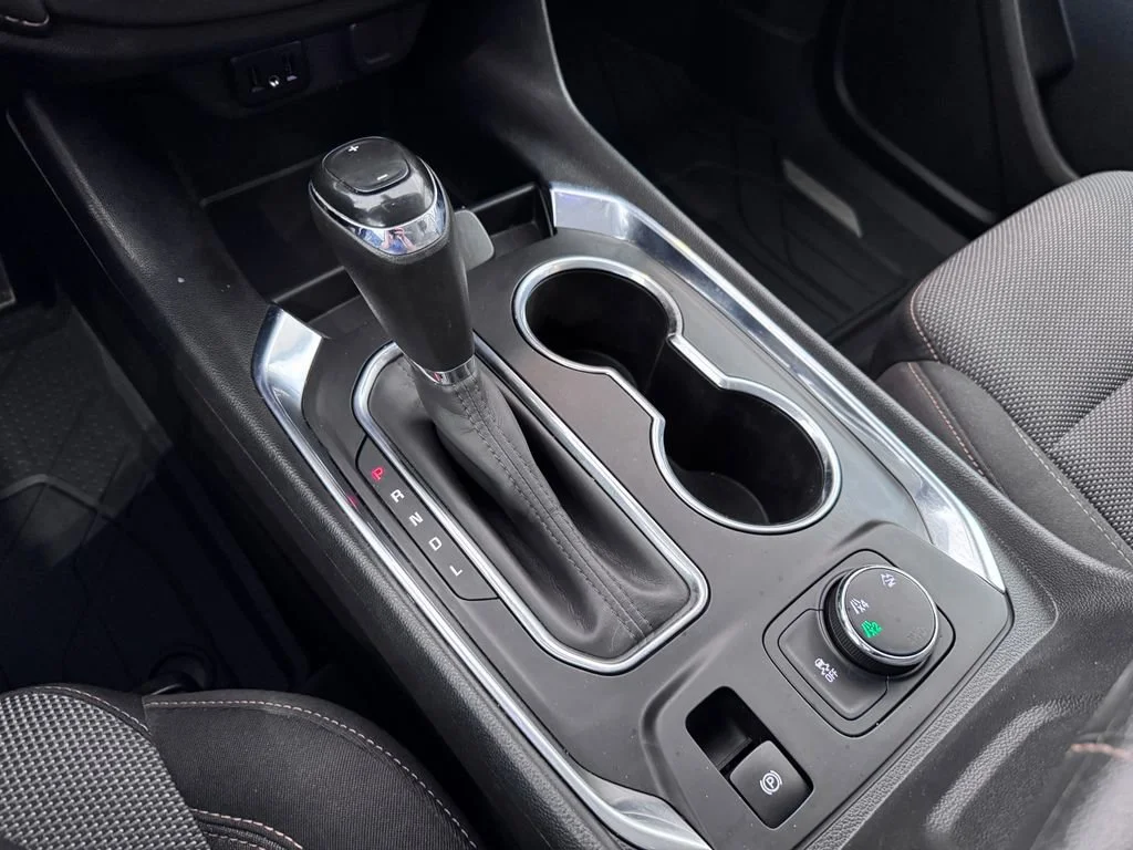 2020 Chevrolet Traverse LS - Photo 23