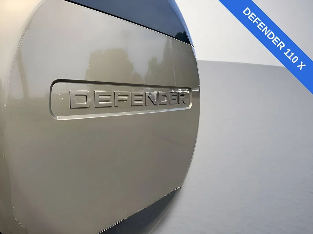 Used 2024  Land Rover X image 37