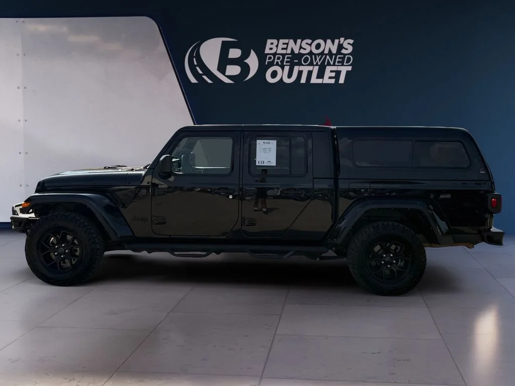 Used 2023 Black Jeep Sport S image 2