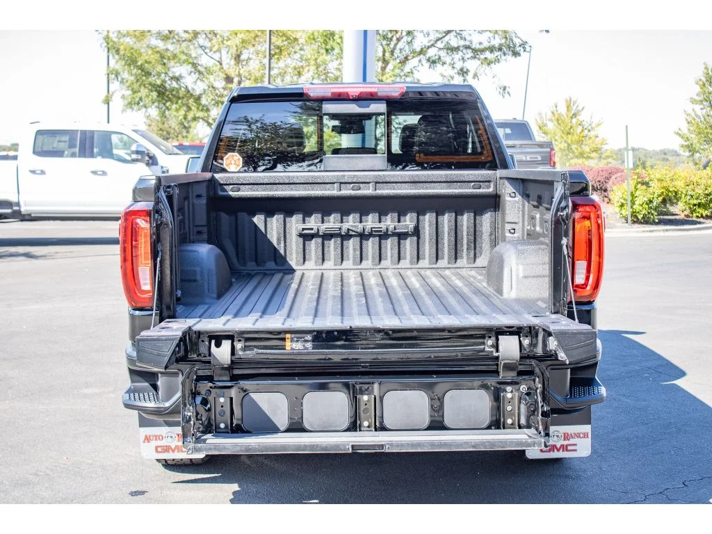 Used 2024 Onyx Black GMC Denali image 14