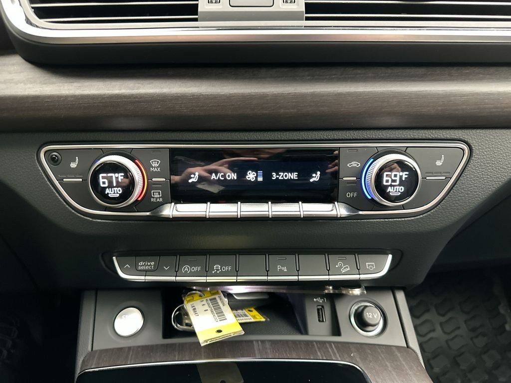 Used 2024  Audi 45 S line Premium image 25