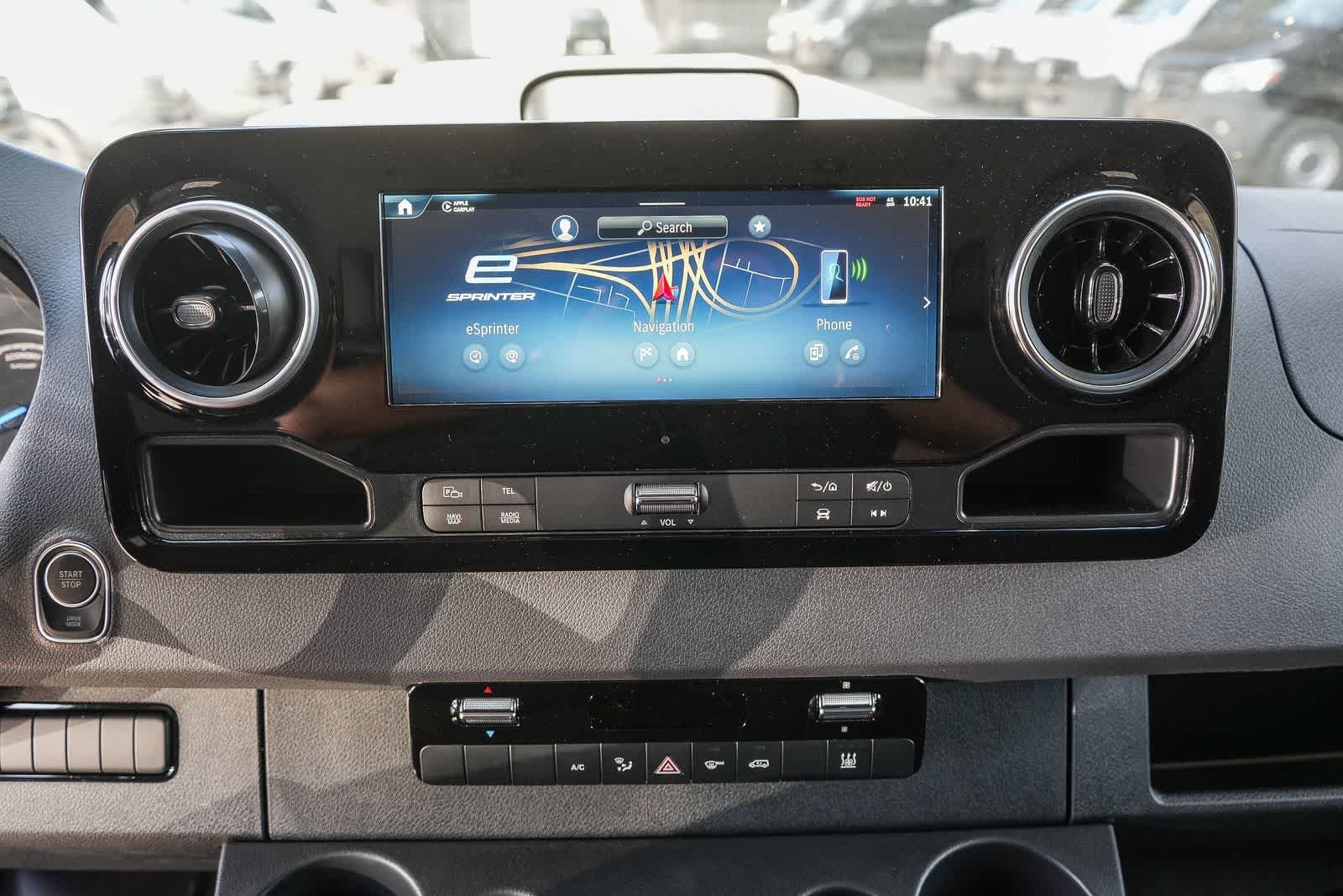 New 2025 Arctic+White Mercedes-Benz Cargo 170WB High Roof 113kW Battery RWD HO Motor image 53