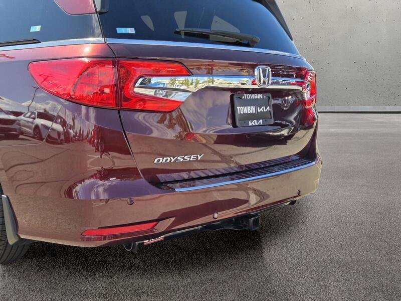 Used 2018 Deep Scarlet Pearl Honda EX-L AUTO image 5