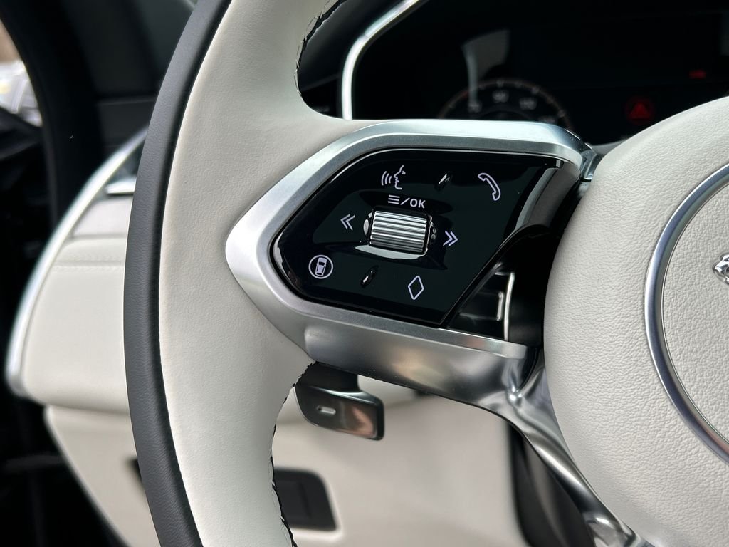 2026 Jaguar F-Pace R-Dynamic S - Photo 13