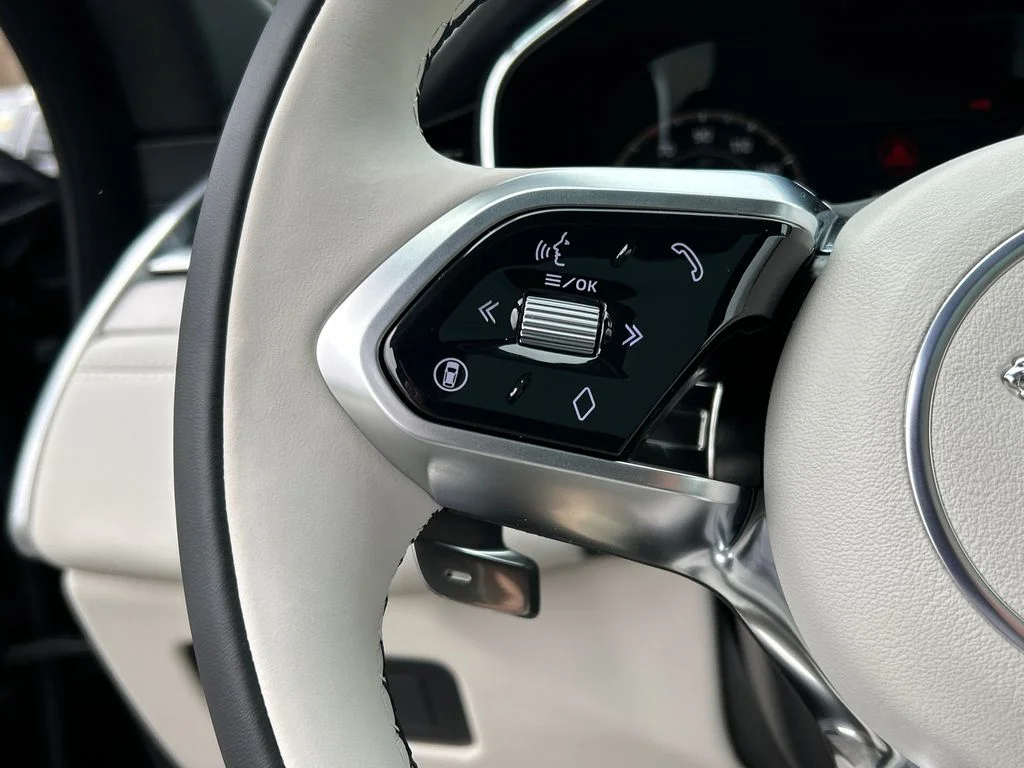 2026 Jaguar F-Pace R-Dynamic S - Photo 13