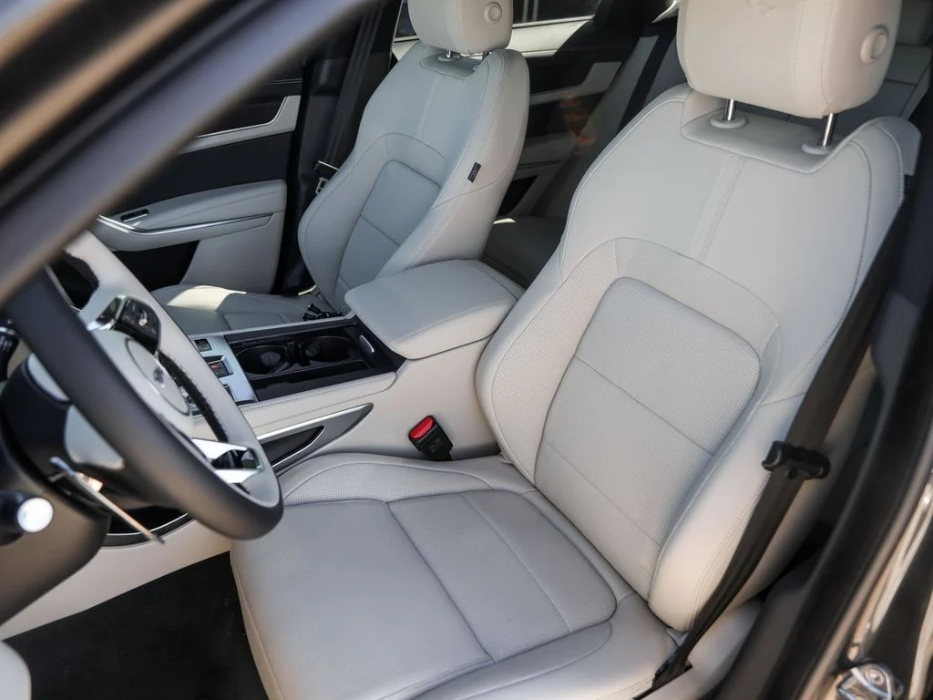 2026 Jaguar F-Pace R-Dynamic S - Photo 14