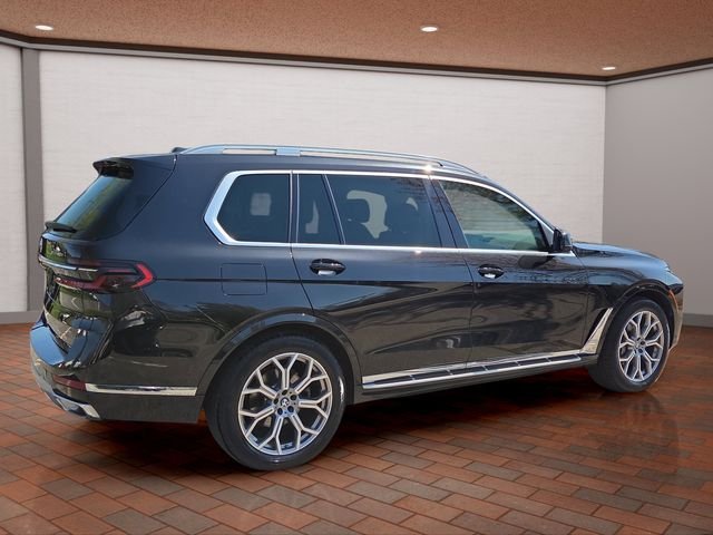 Used 2026 Black BMW xDrive40i image 3
