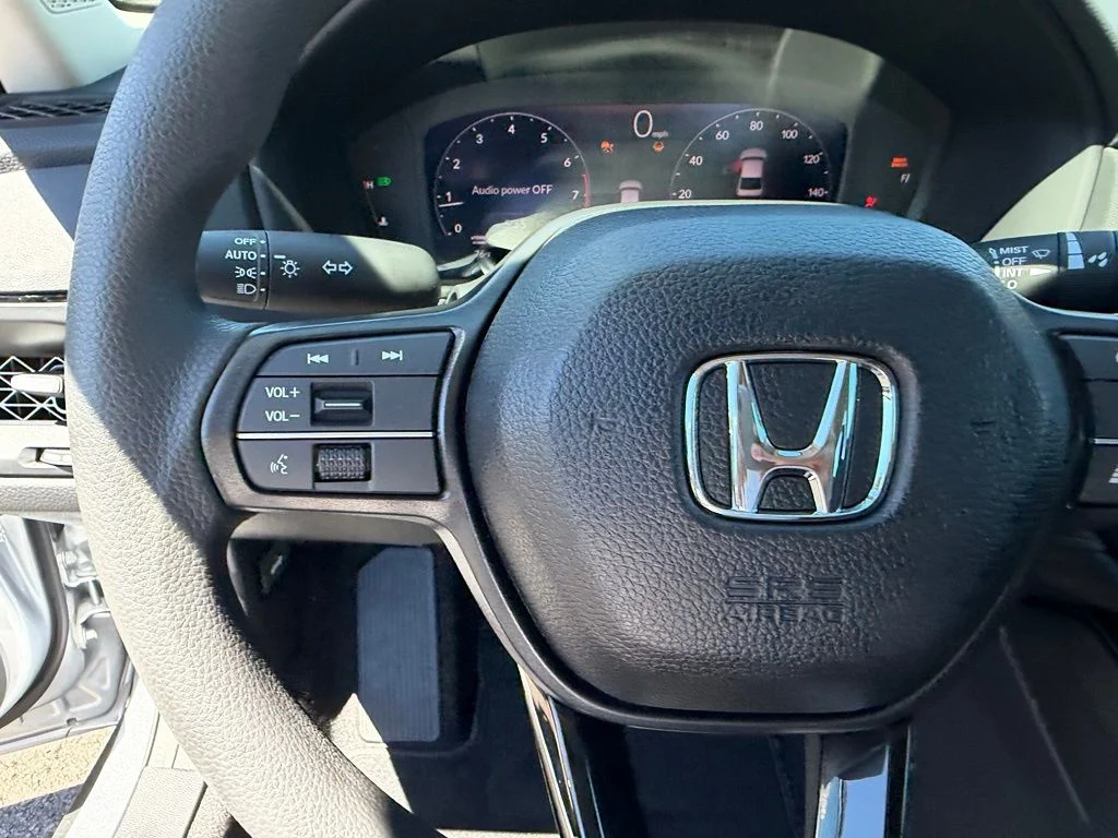 New 2026 Solar Silver Metallic Honda SE image 17