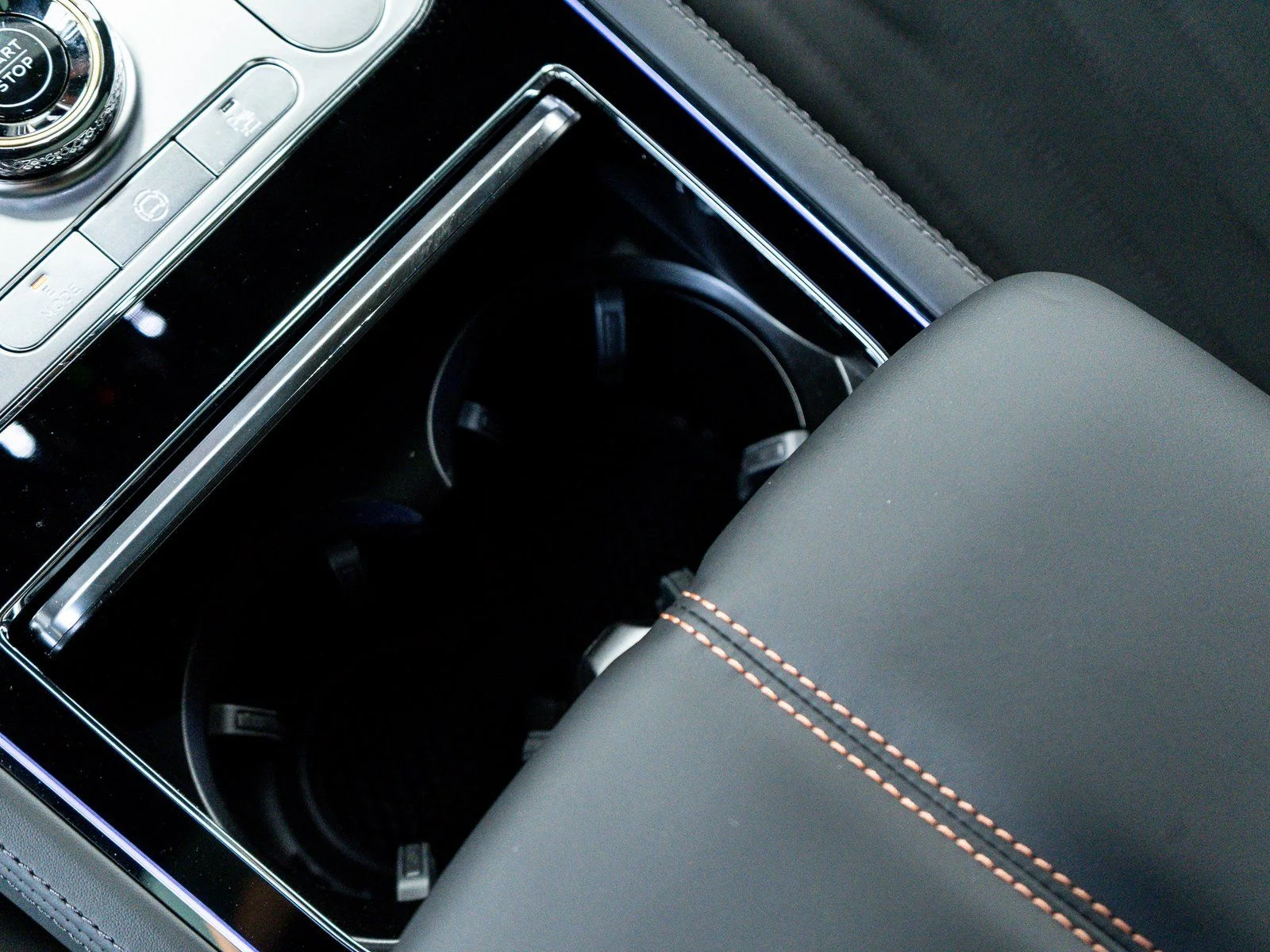 New 2026 Tourmaline Green - by Mulliner Bentley Azure image 28