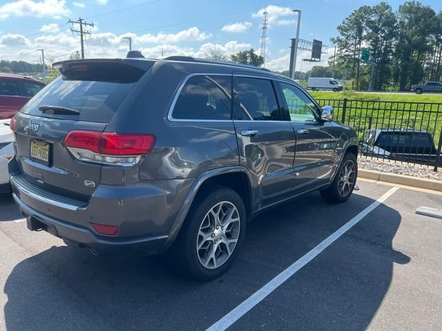 Used 2021 Crystal Metallic Jeep Overland image 4