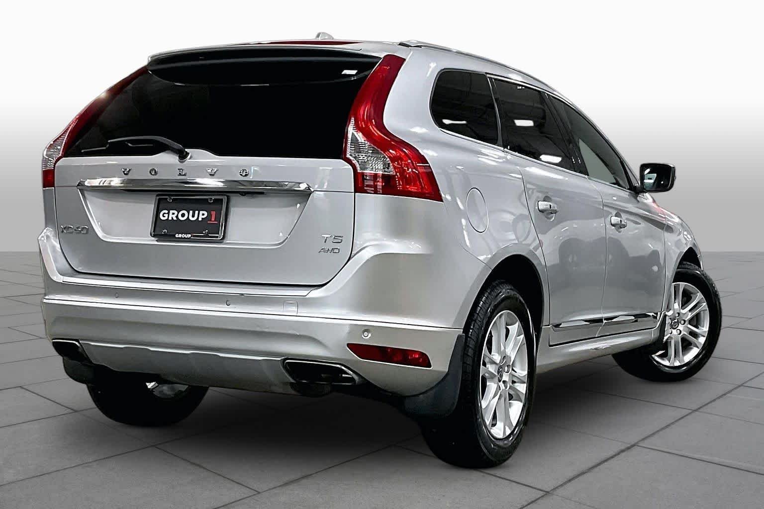 Used 2016 Bright Silver Metallic Volvo T5 Premier image 13