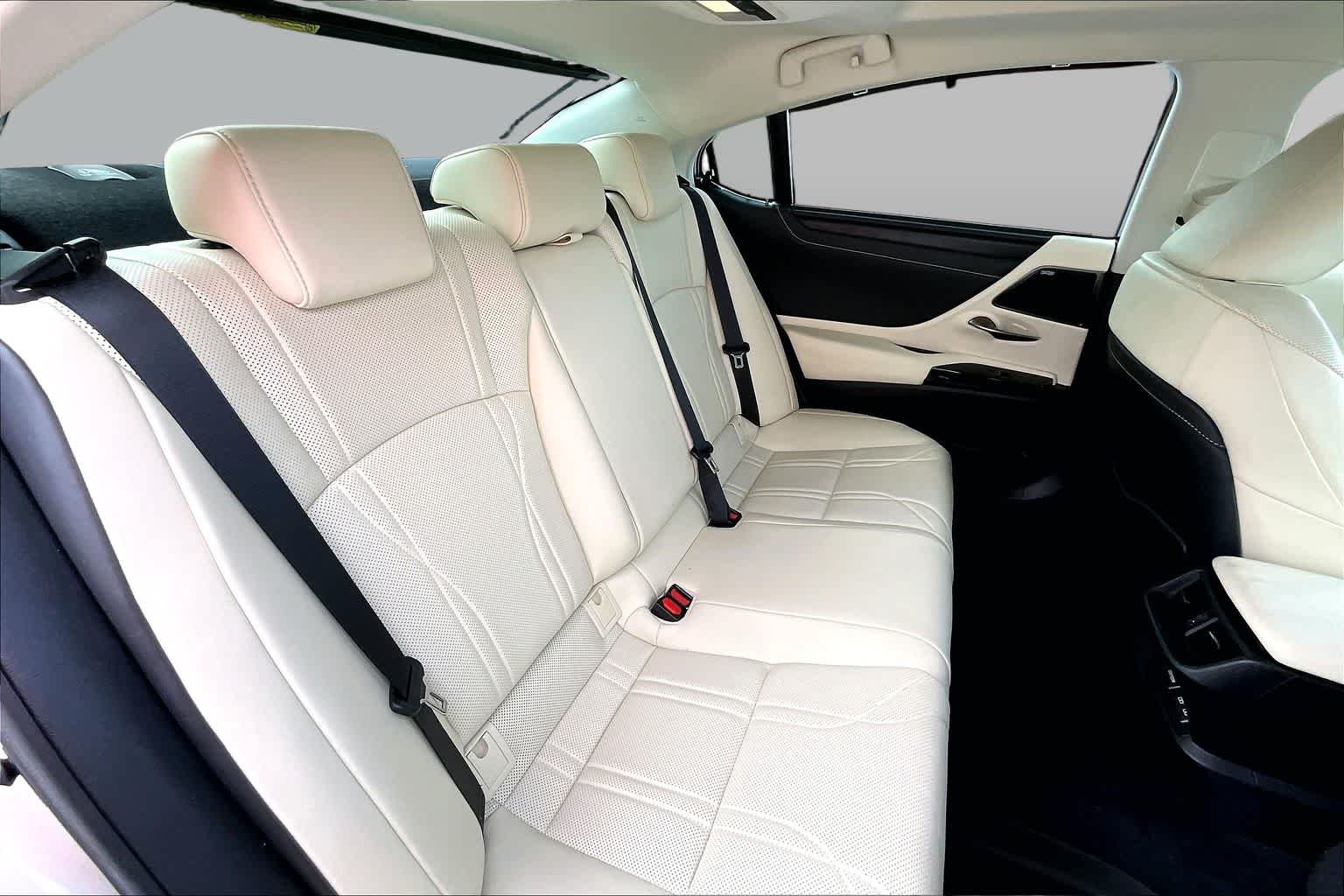 Used 2022 Moonbeam Beige Metallic Lexus Ultra Luxury image 20