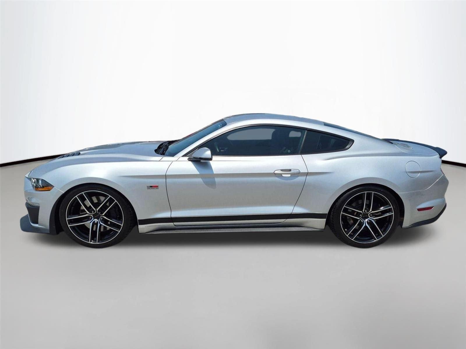 Used 2018  Ford GT Premium image 8