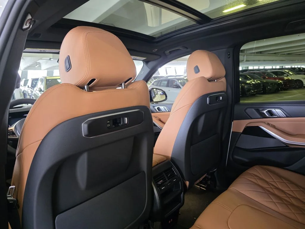 New 2026 Alpine White BMW sDrive40i image 12