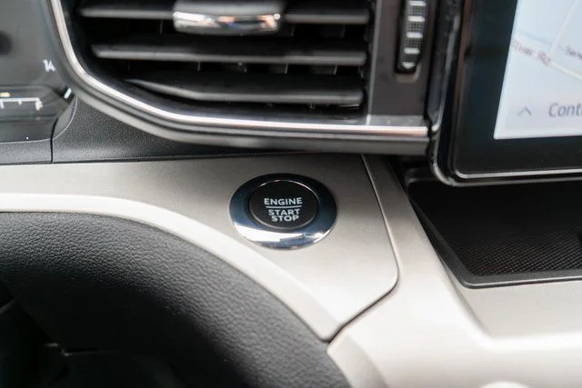 Used 2022 White Ford XLT image 25