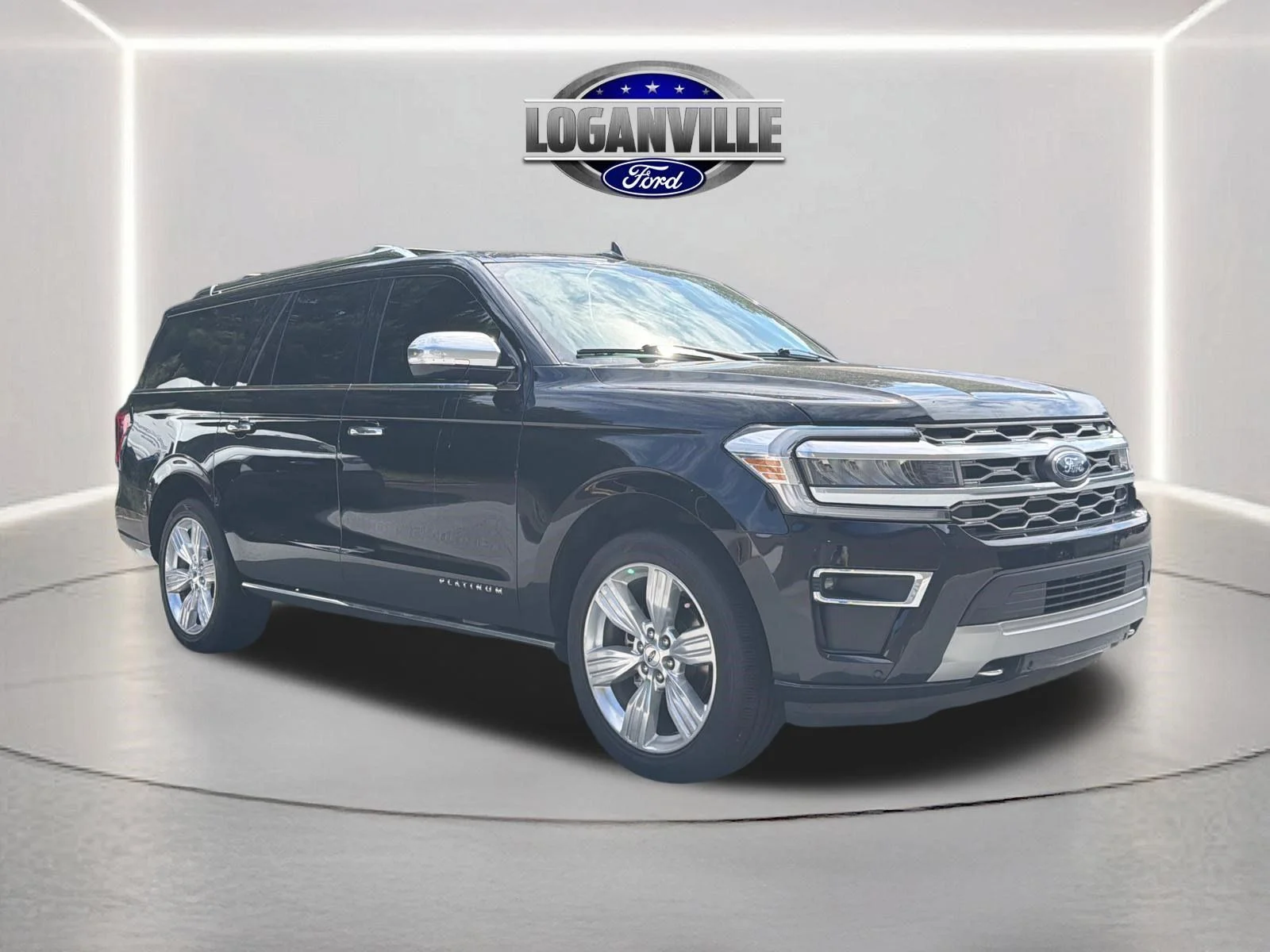 Used 2022 Black Metallic Ford Platinum image 1