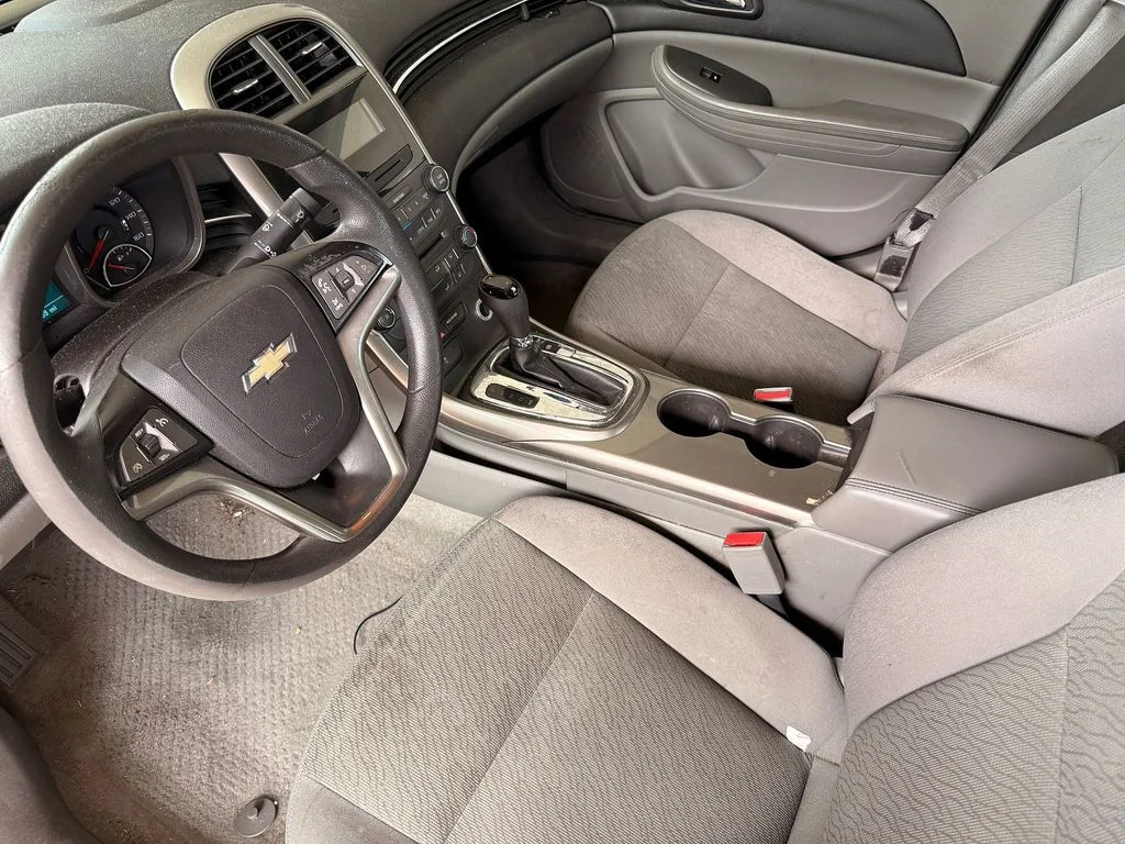 Used 2013 Silver Chevrolet LS image 4