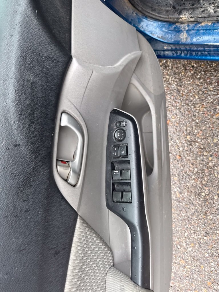 Used 2014 Blue Honda LX image 11