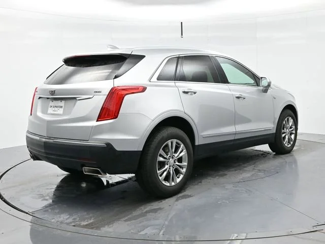 Used 2017 RADIANT SILVER METALLIC Cadillac Luxury FWD image 7