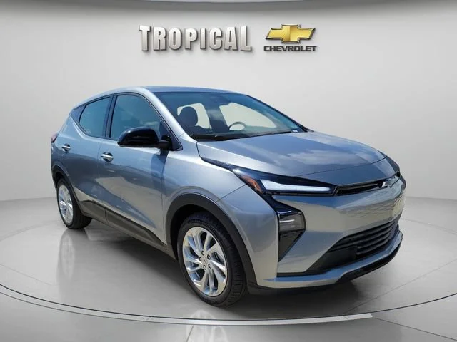 New 2027 Sterling Grey Metallic Chevrolet LT image 4