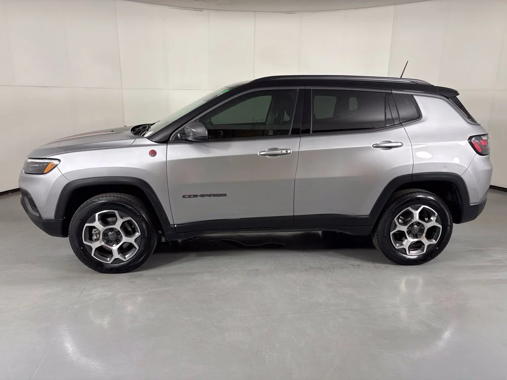 Used 2022 Silver Jeep Trailhawk image 5