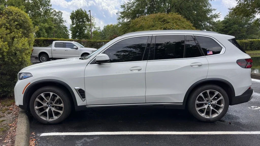 Used 2024 Alpine White BMW xDrive40i image 15