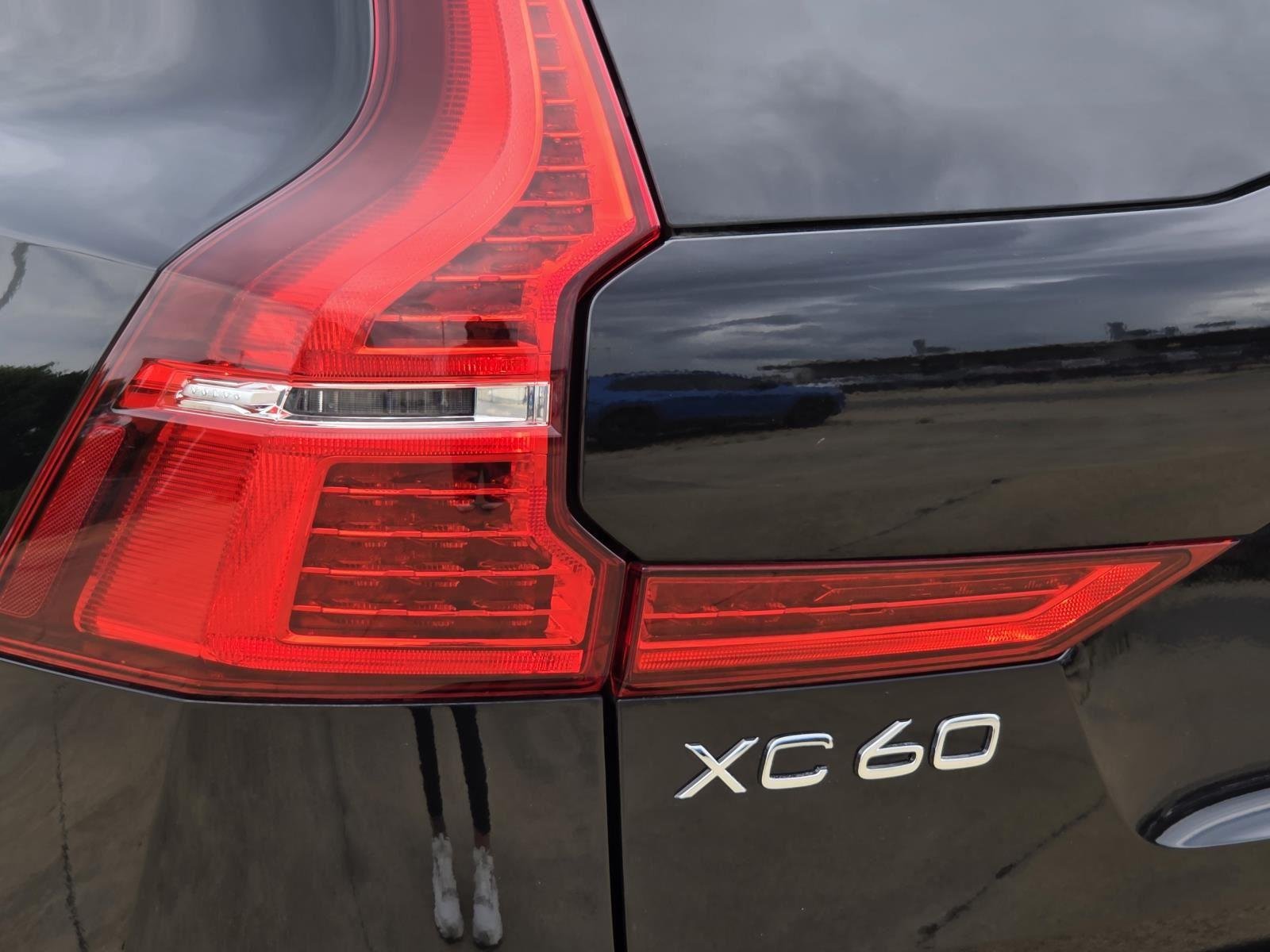 Used 2023 BLACK VOLVO  image 9