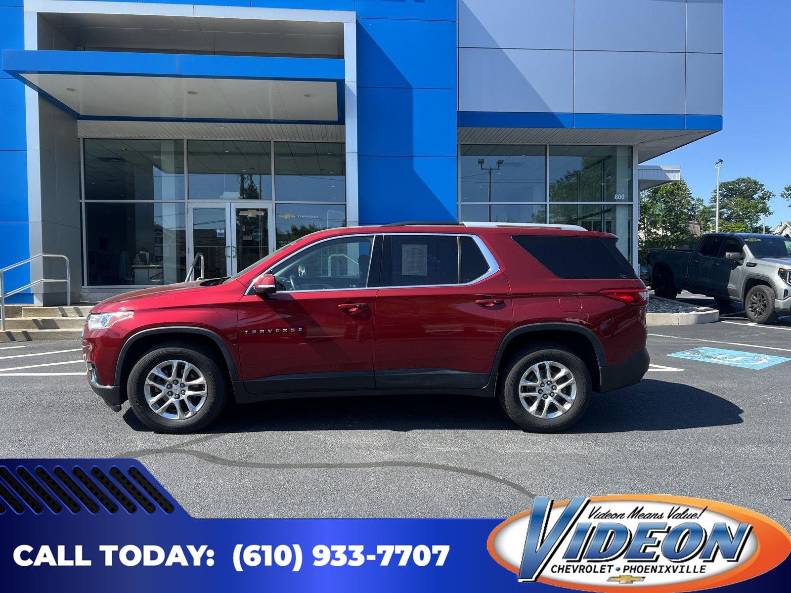 2018 Chevrolet Traverse AWD 1LT's photo
