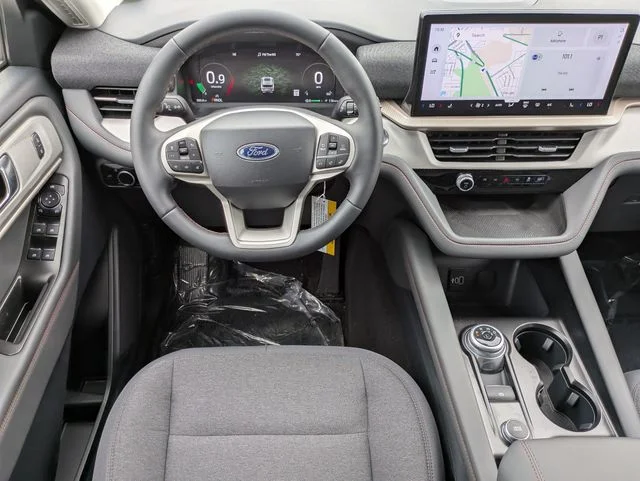 New 2026 Star White Metallic Tri-Coat Ford Active image 16