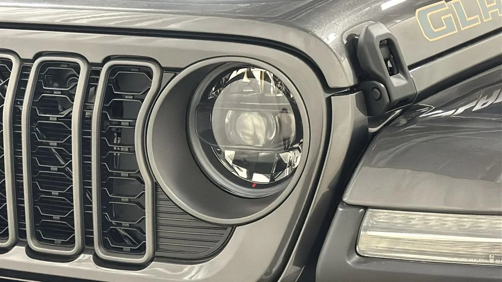 New 2026 Granite Crystal Metallic Clear-Coat Exterior Paint Jeep 85th Anniversary Edition image 15