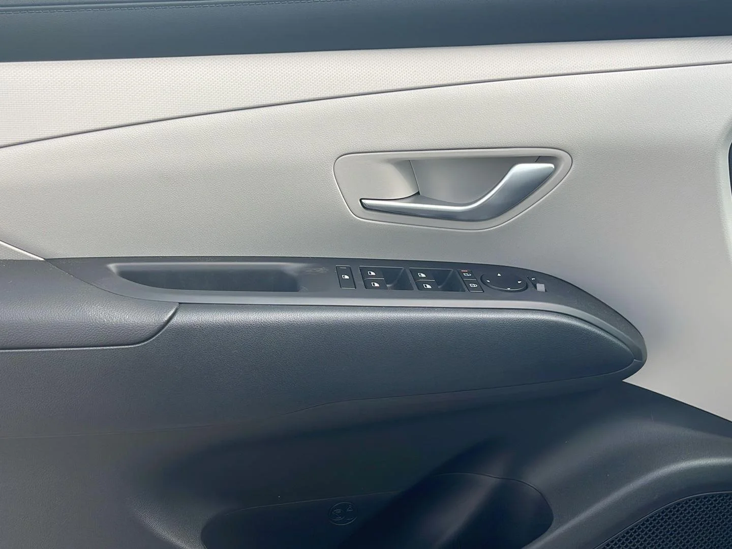 New 2026 Creamy White Pearl Hyundai Blue SE image 17