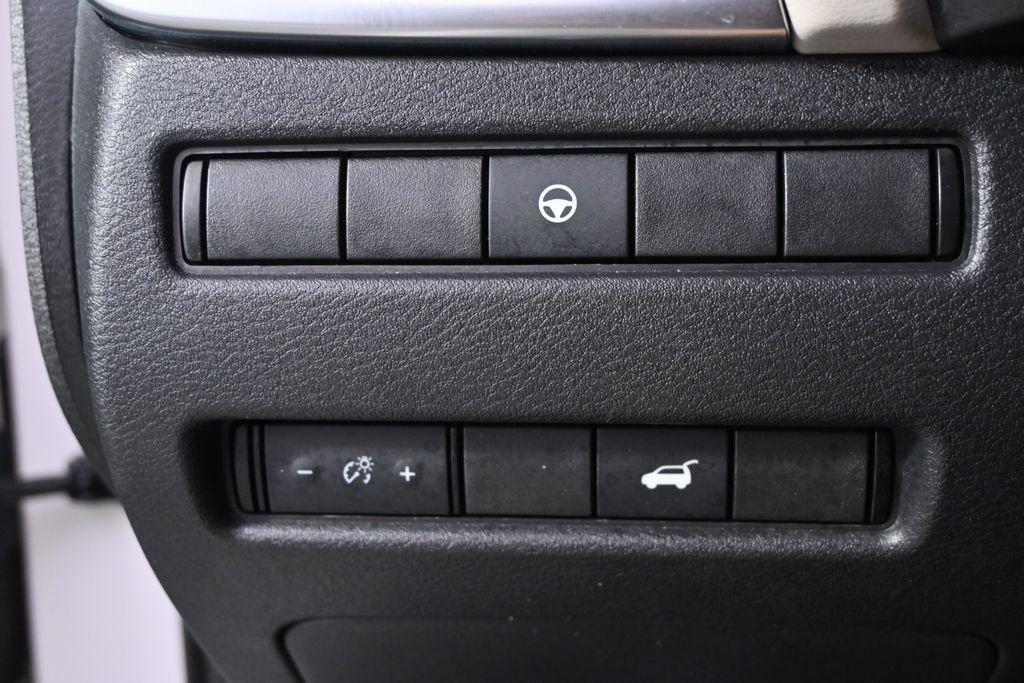 Used 2021 Pearl White Nissan SL image 24