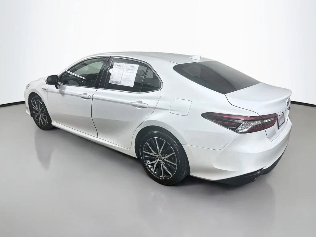 Used 2021 Wind Chill Pearl Toyota Hybrid XLE image 5