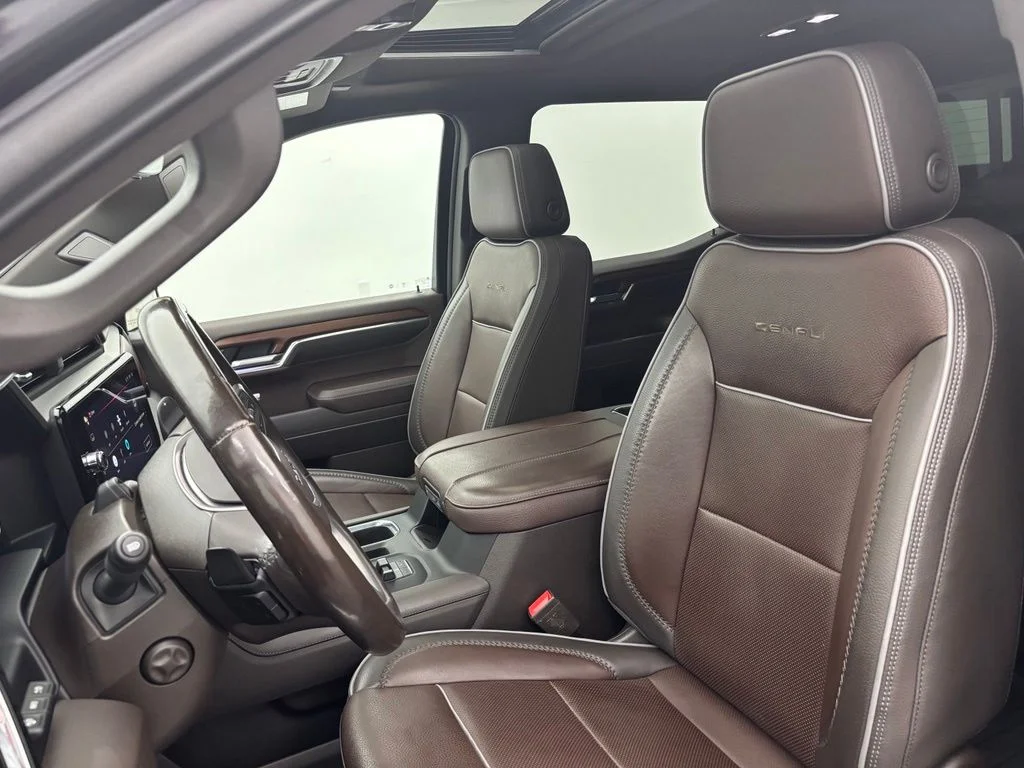 Used 2023 Silver GMC Denali image 23