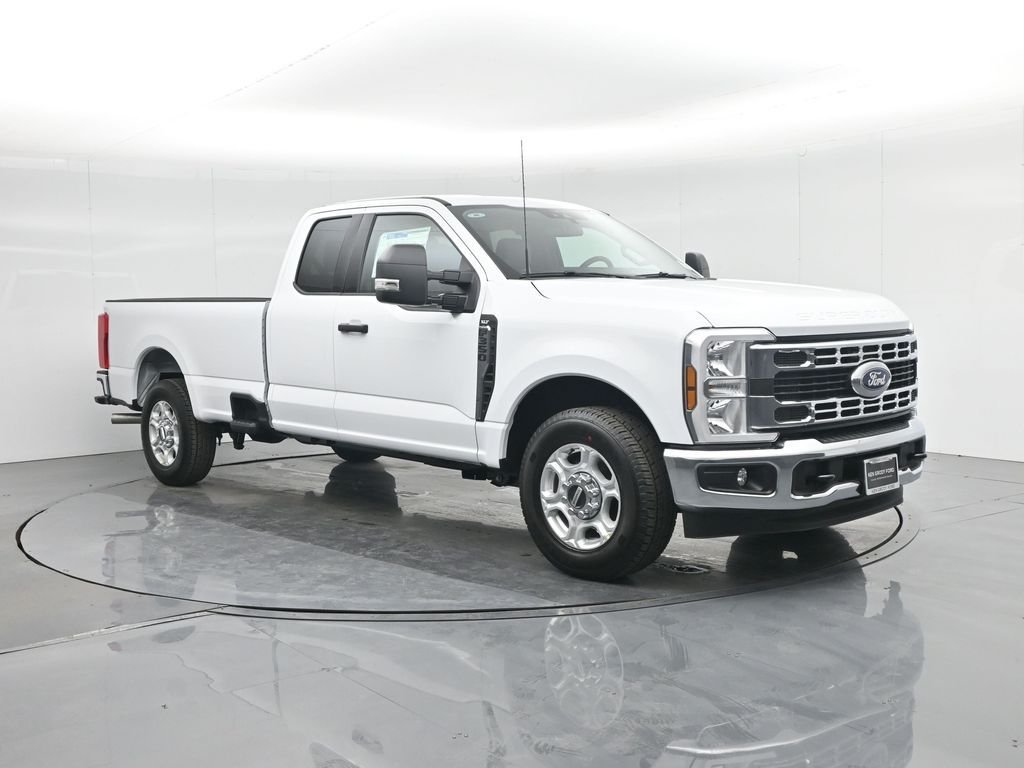 New 2026 Oxford White Ford XLT image 24