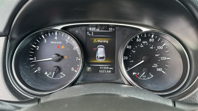 Used 2016 Silver Nissan SL image 16