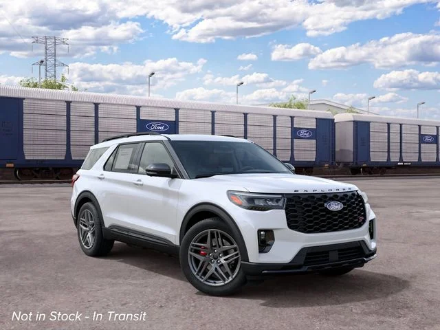 New 2027 Star White Metallic Tri-Coat Ford ST image 4