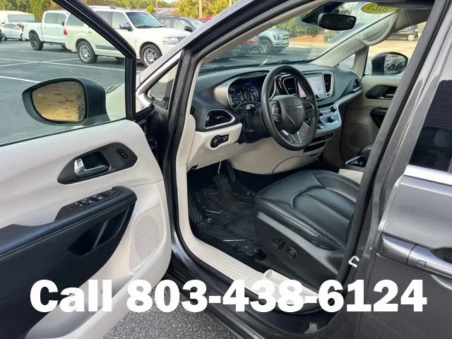 Used 2023 Gray Chrysler Touring L image 4