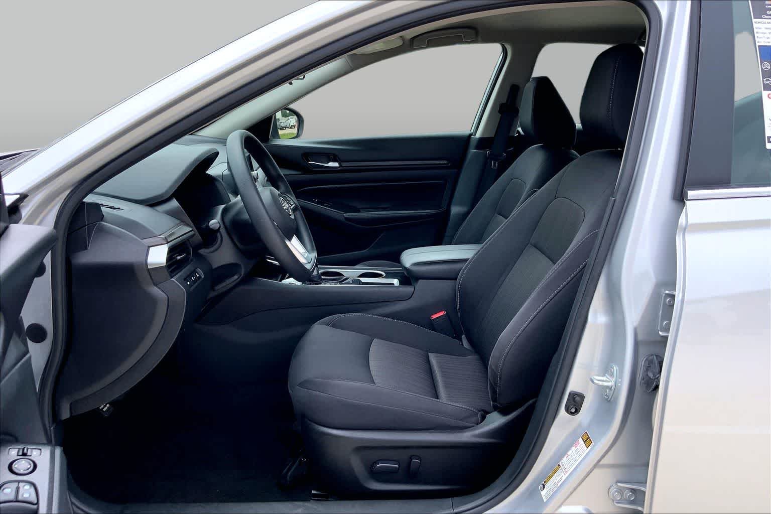 Used 2024 Brilliant Silver Metallic Nissan 2.5 SV image 8