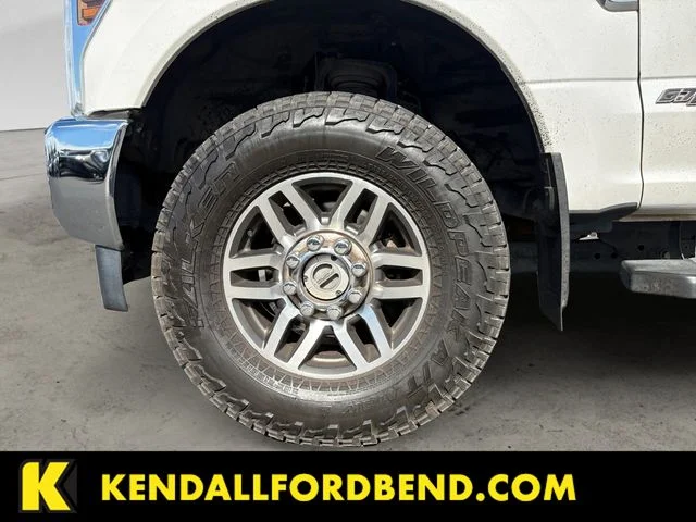 Used 2019 White Ford Lariat image 9
