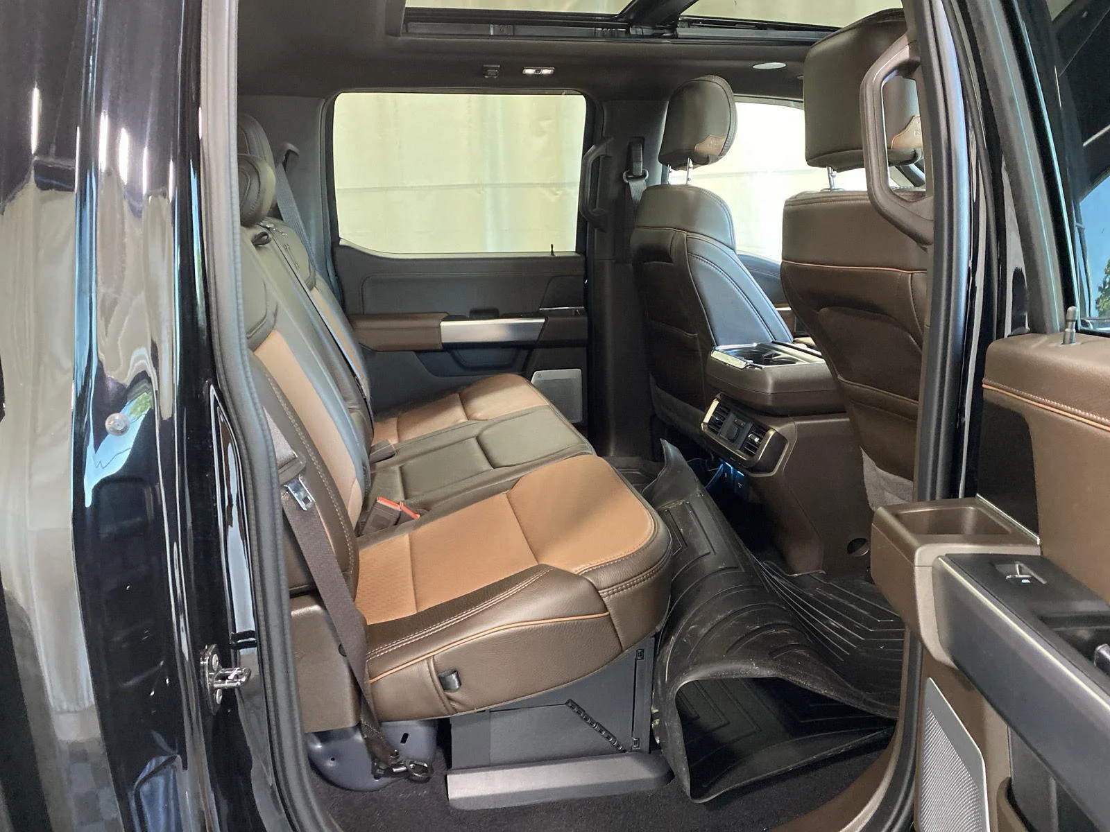 Used 2024 Black Metallic Ford King Ranch image 14