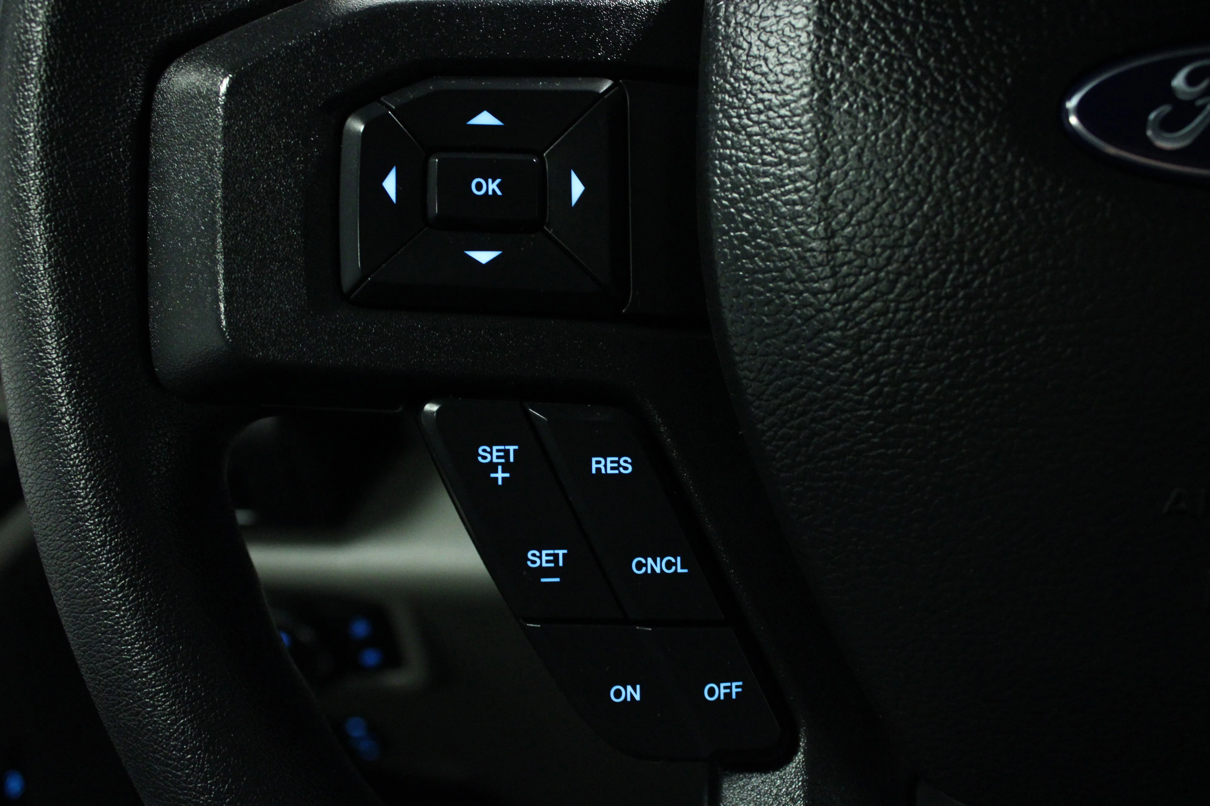 Used 2022 Oxford White Ford XLT image 21