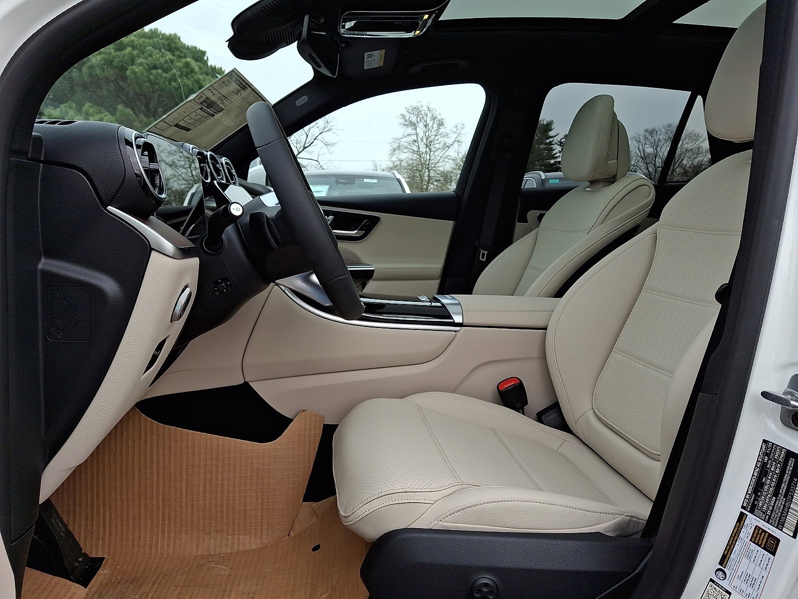 Used 2026 Polar White Mercedes-Benz GLC 300 image 8