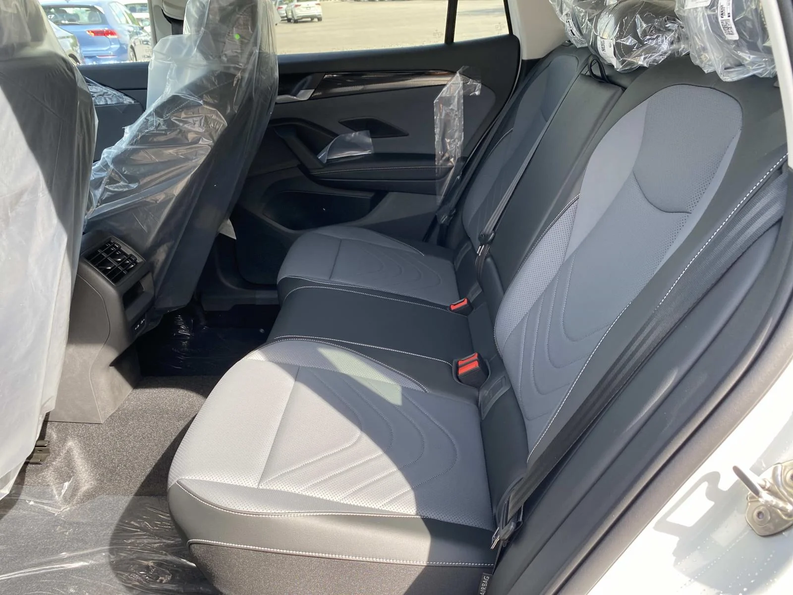 New 2026 Pure White Volkswagen SE 4MOTION image 7