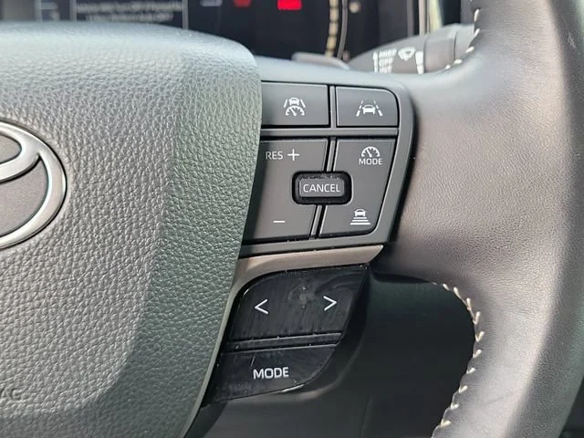 2025 Toyota Camry LE - Photo 26