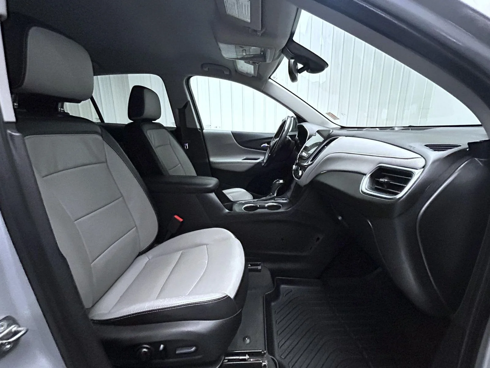 Used 2018 Silver Chevrolet Premier image 15