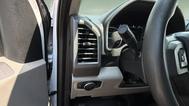Used 2020 White Ford XL image 23