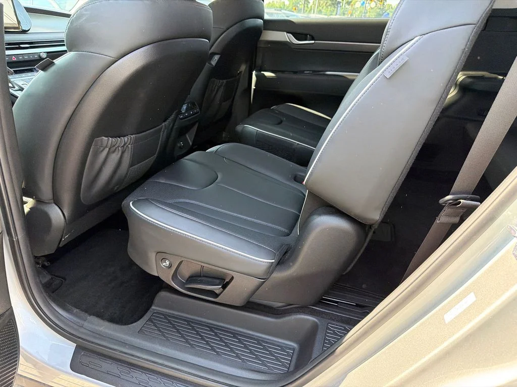 Used 2024 Silver Hyundai SEL image 21